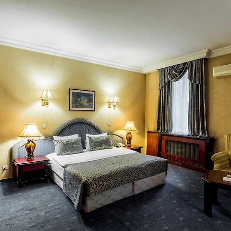 Ambassador Hotell Almaty Eksteriør bilde