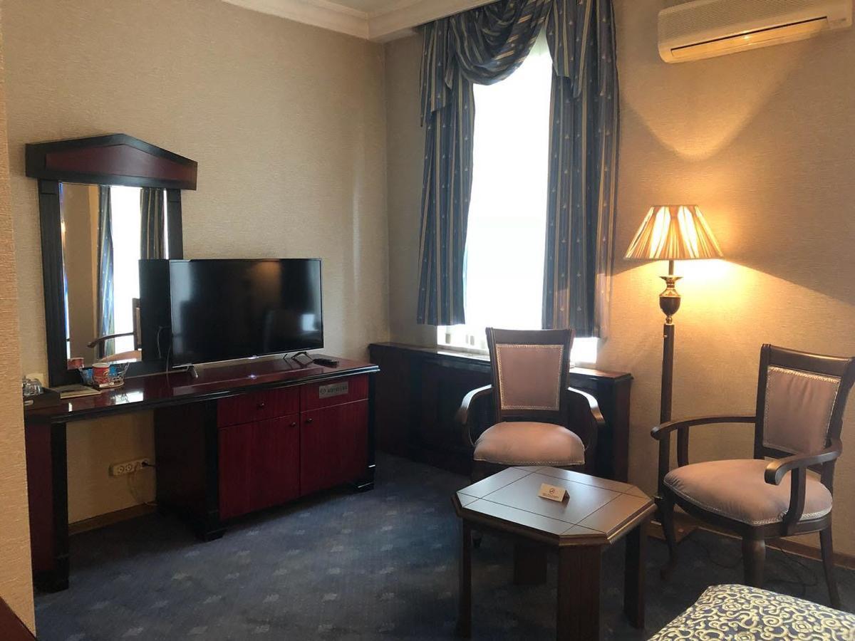 Ambassador Hotell Almaty Eksteriør bilde
