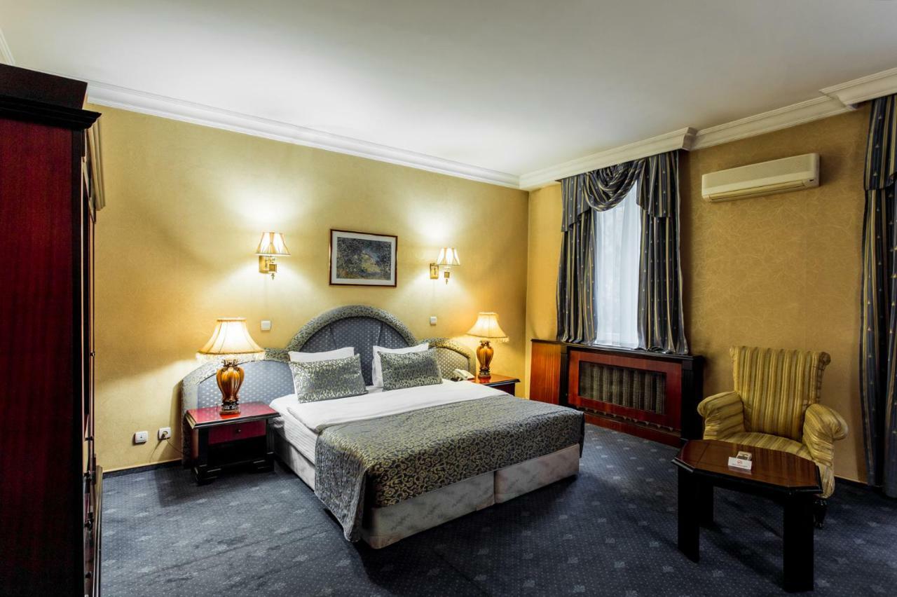 Ambassador Hotell Almaty Eksteriør bilde